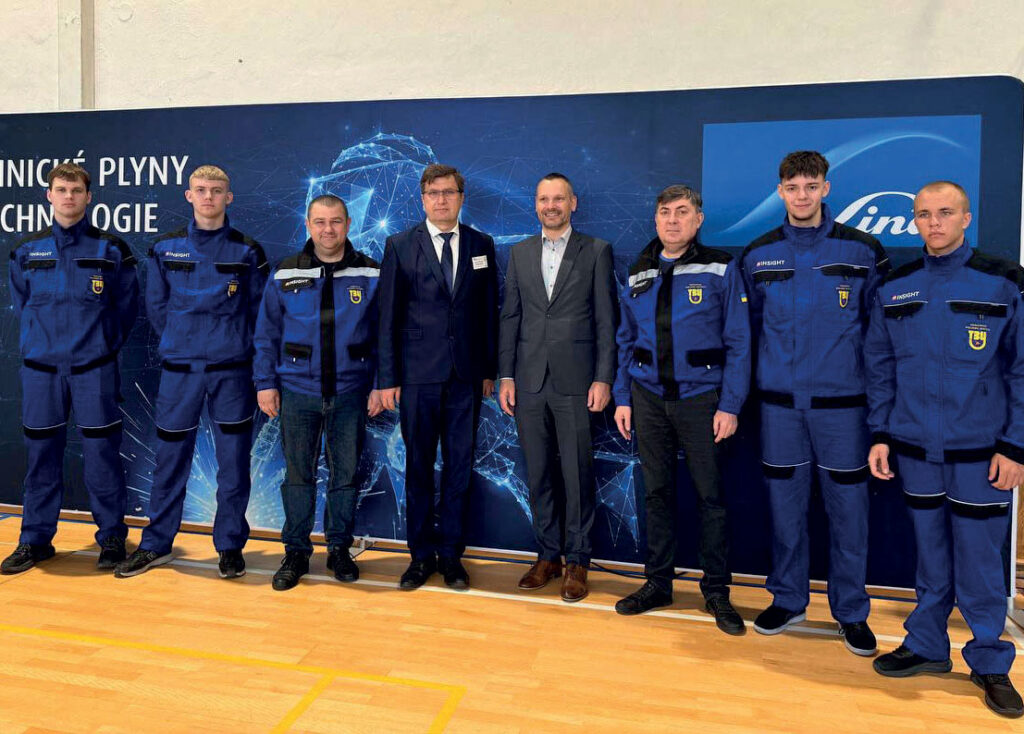 Команда України (зліва направо): Олександр Никоненко, Володимир Сотурчак, Олександр Попов, Ян Дурчак (SOŠ, Чехія), Олександр Воробйов, Дмитро Паламарчук, Тімур Вовнянко